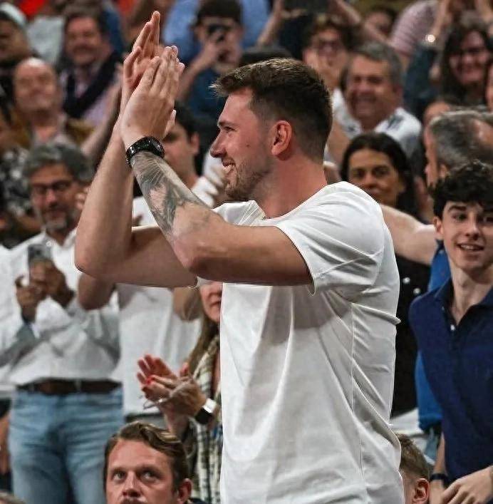 东契奇遭遇二十连败，皇家马德里教练面临压力！的简单介绍