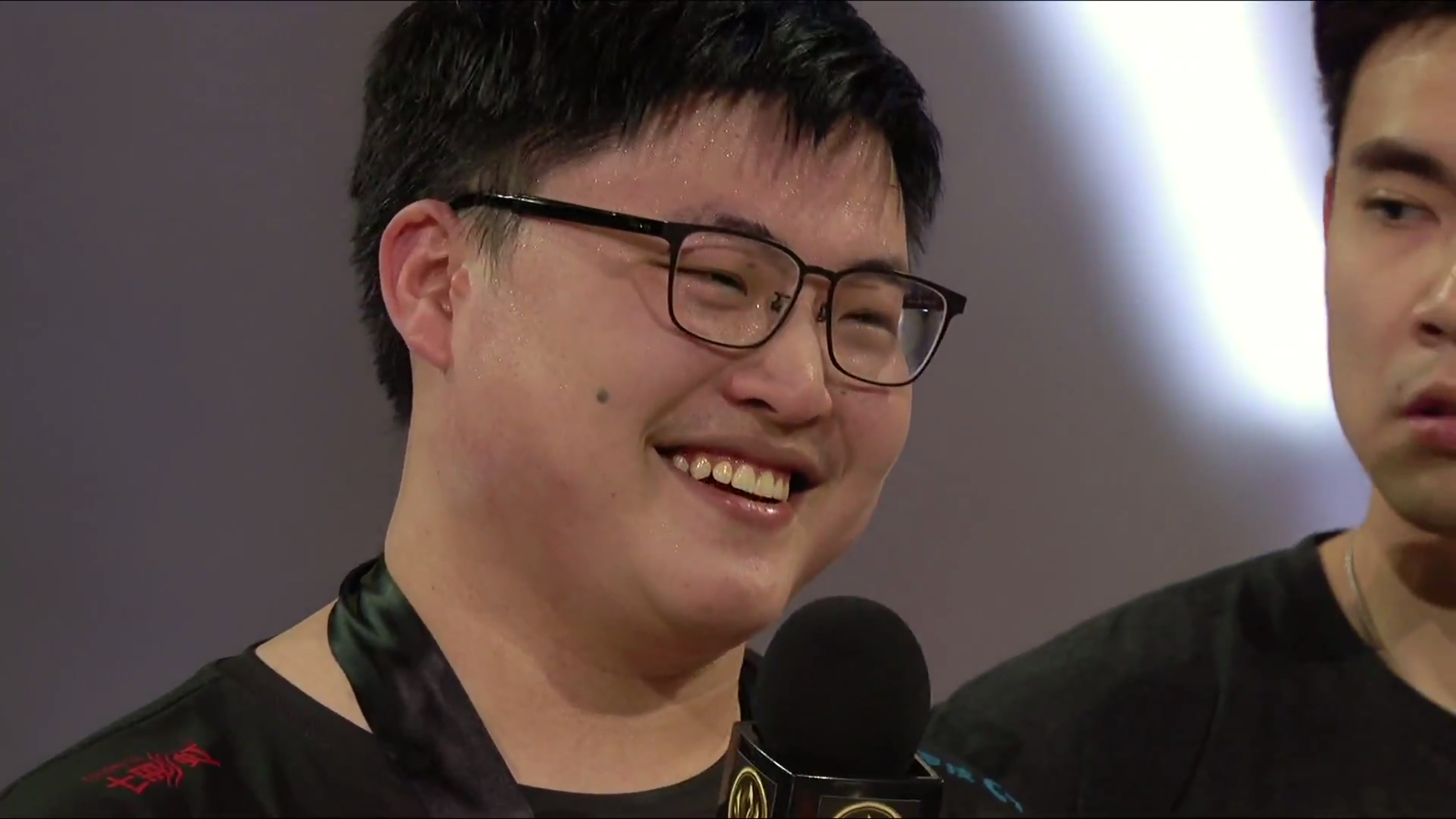 包含蒂姆在RNG比赛中夺冠，重返赛场引发热议！的词条