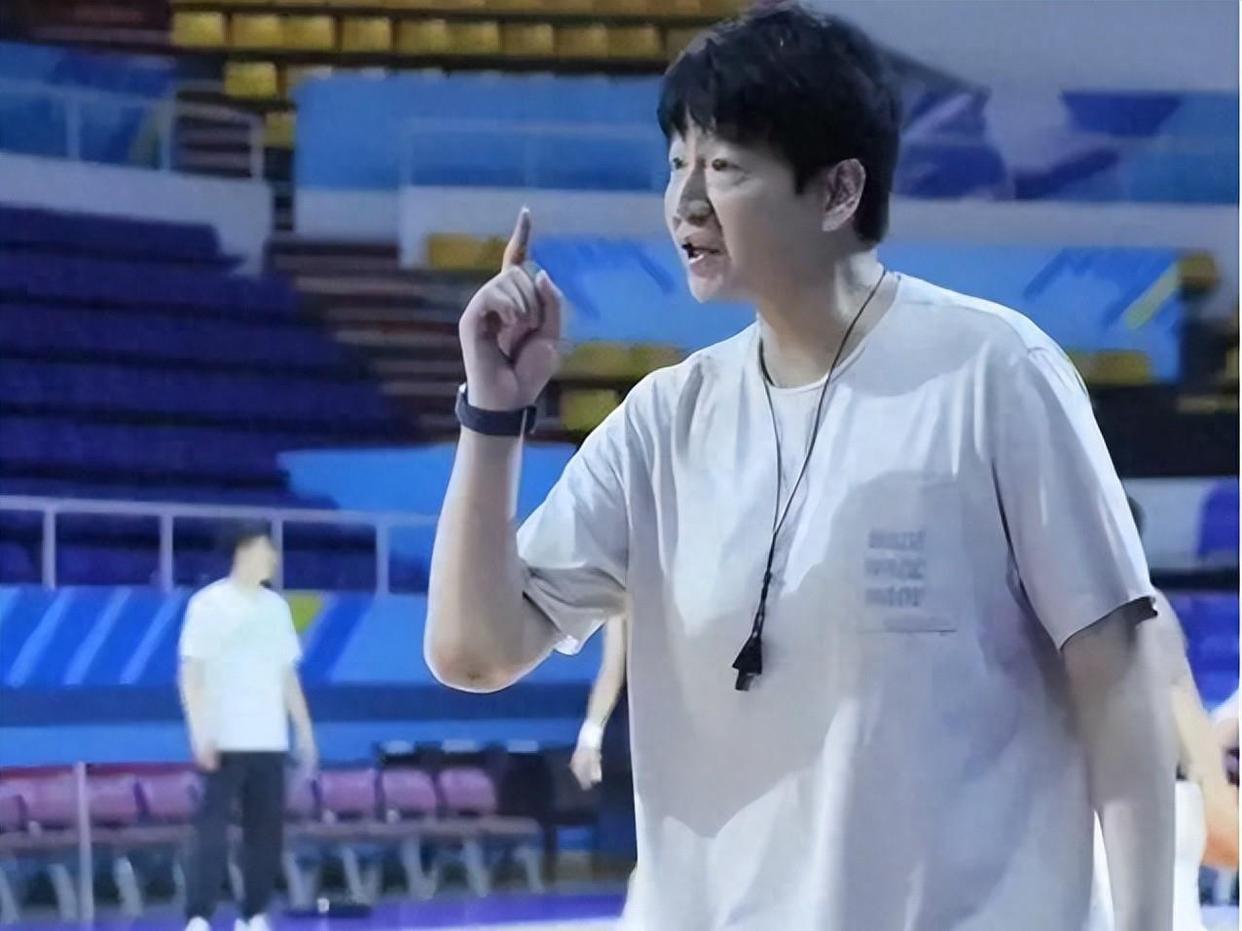 蒂姆迎来十二赛季出色发挥，中国队观众热烈欢呼！