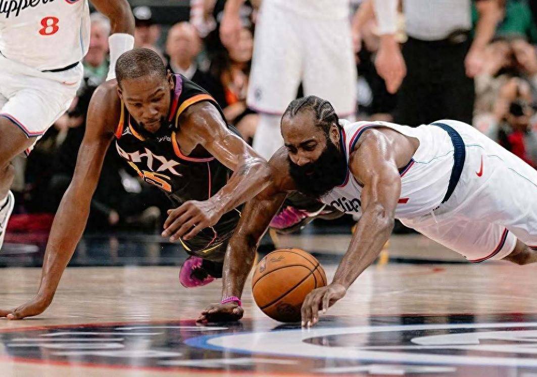 哈登官方宣布比赛局势复杂新规，加拿大队引发争议！